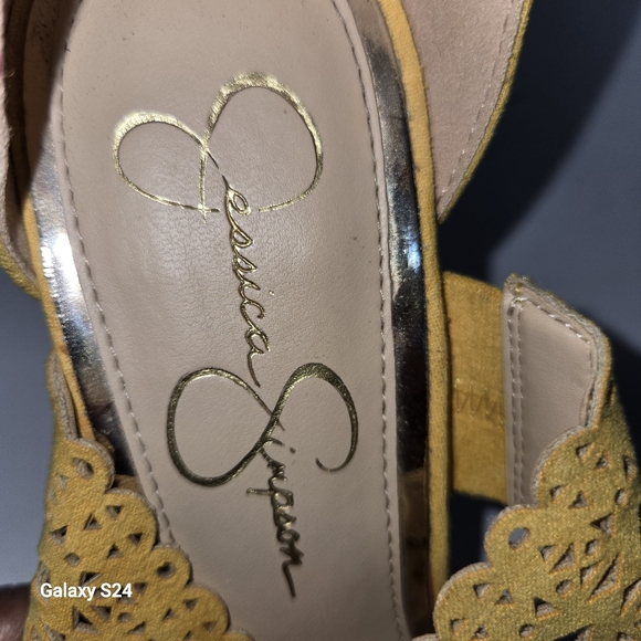 Jessica Simpson Jills 3 Butterscotch Laser Cut Suede Heels Size 8.5 - Picture 6 of 8